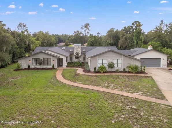 7231 River Country Dr, Weeki Wachee, FL 34607