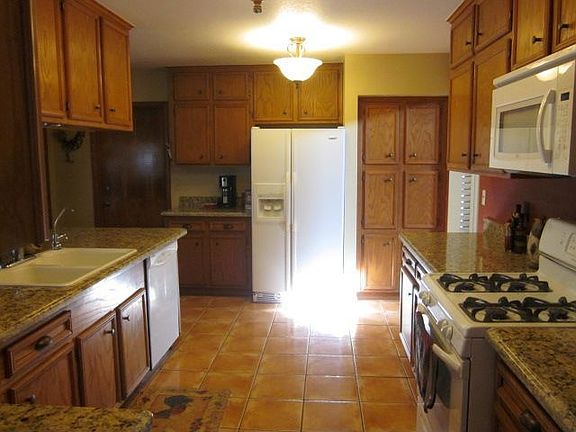 3rd image of 646 Agua Caliente Dr