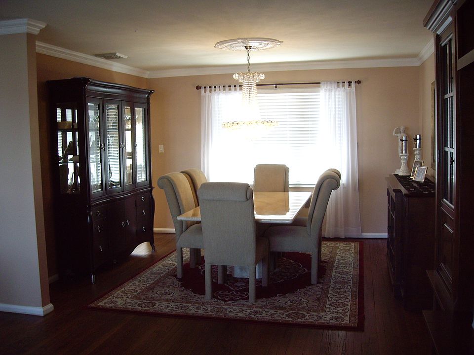 2nd image of 3870 Bayberry Ln