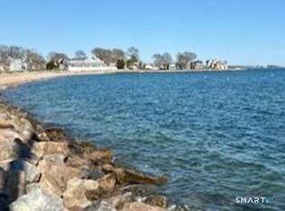33 Wilford Rd, Branford, CT 06405
