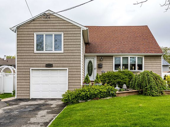 2nd image of 3529 Bayfield Blvd
