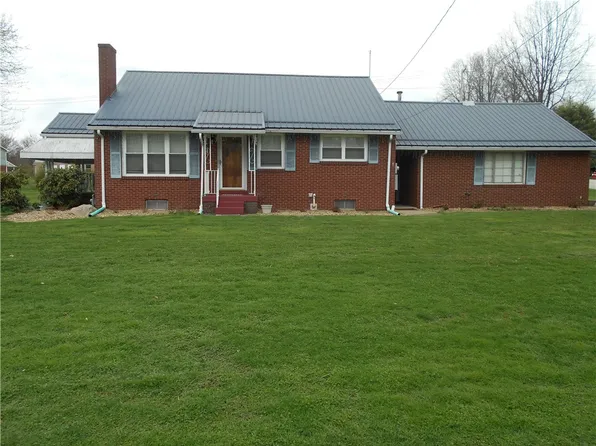 2979 Raymond Ave, Latrobe, PA 15650