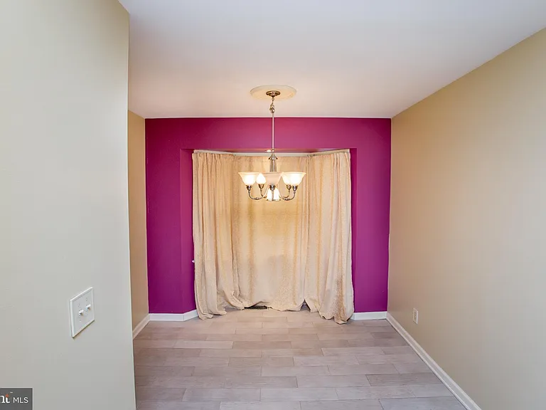 1529 Margaret Ct — Photo 35