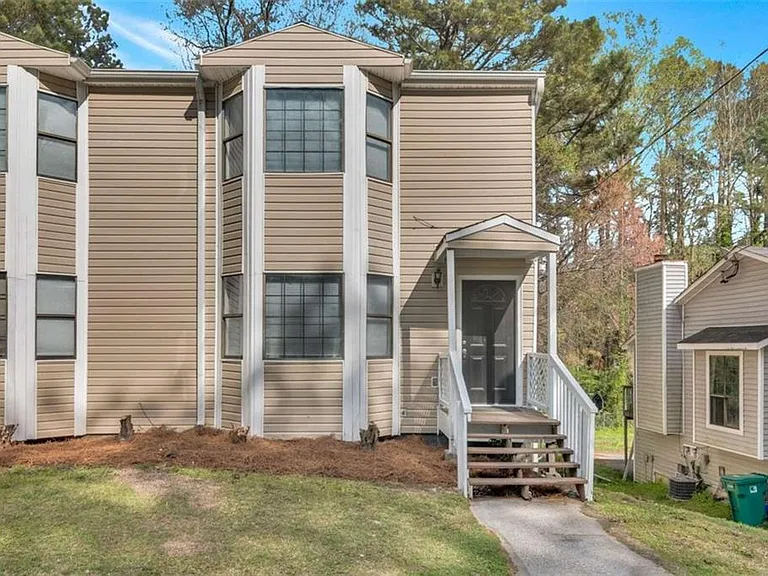 2101 Valley Oaks Dr SE — Photo 25