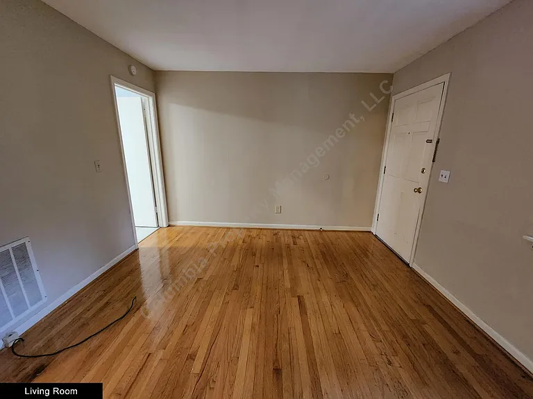 2320 Gadsden St #7 — Photo 2