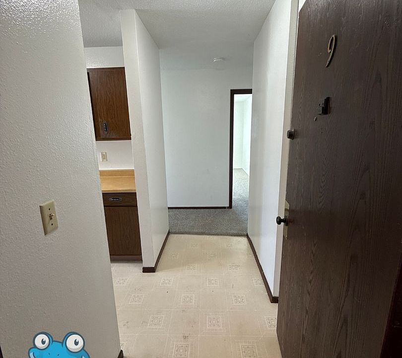 1st image of 904 13th St NE #21