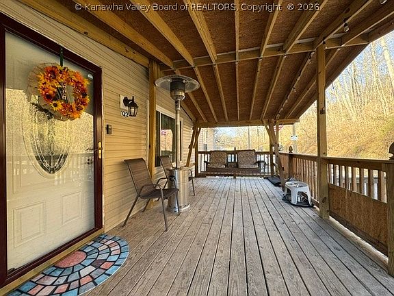 3rd image of 122 Terrace Ln