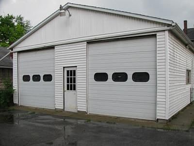 3rd image of 1059 E Center St