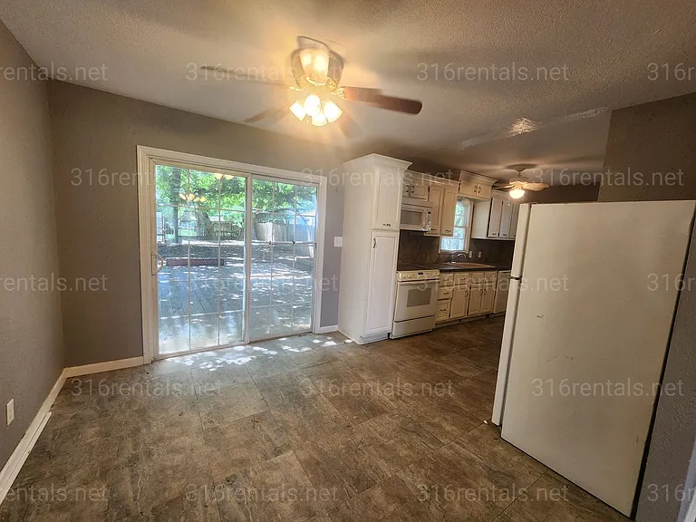 1043 N Dellrose Ave — Photo 6