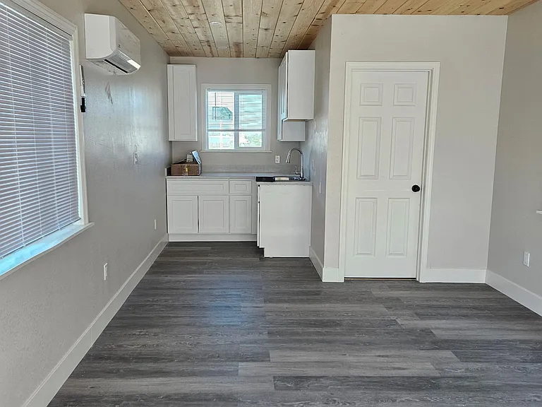 649 West St #11 — Photo 2