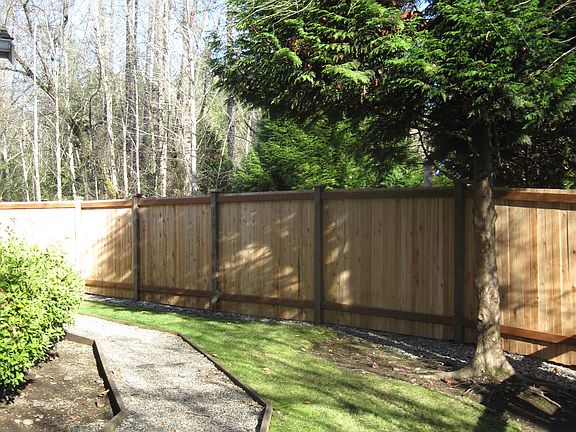 Private fully fenced greenbelt lot