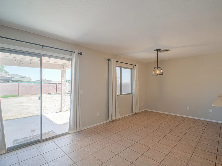 305 W Settlers Trl — Photo 7