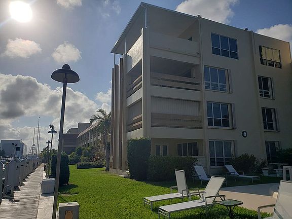 3rd floor end unit