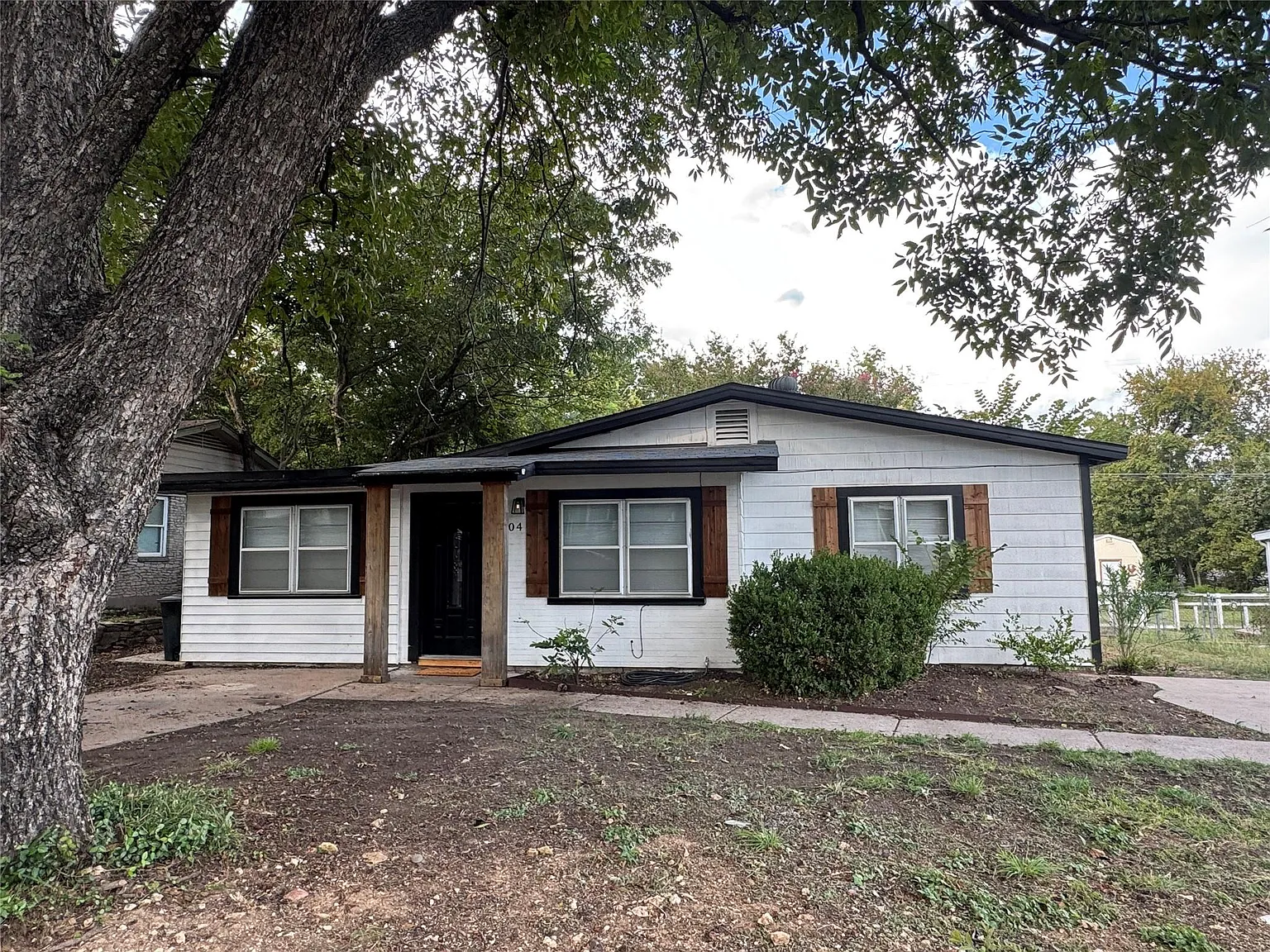 3 bed, 1060 sqft, $1,850 — Photo 1