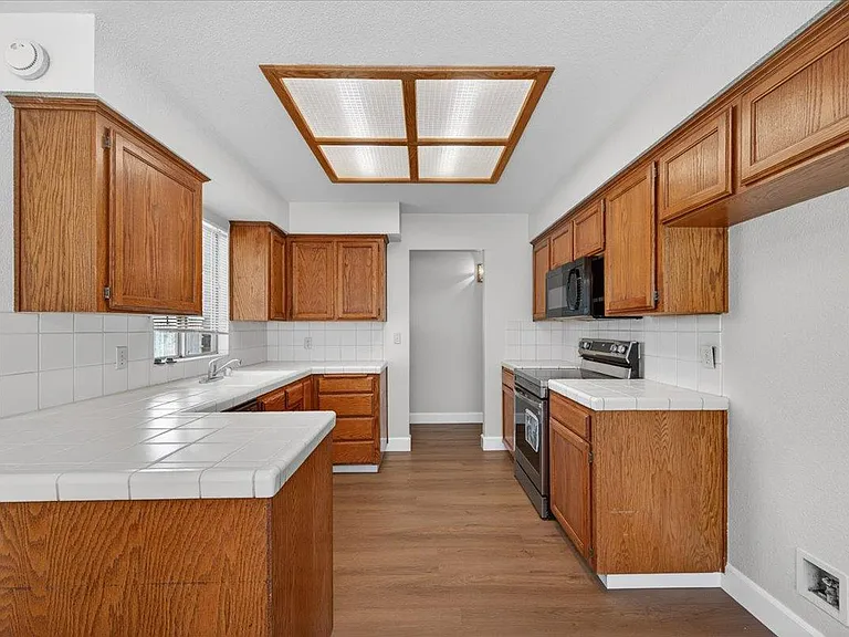 2176 E Decatur Ave — Photo 10