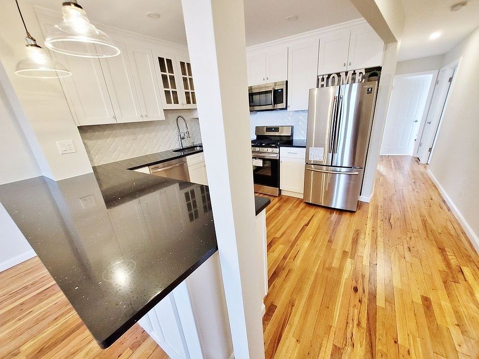 1st image of 25-02 Crescent St #2CC
