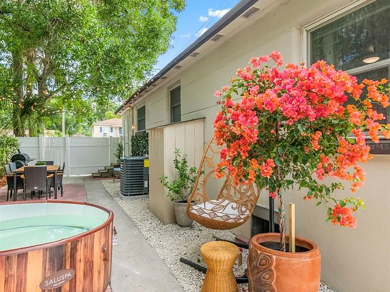 2402 W Cypress St — Photo 27