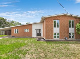 1547 S Pointe Dr, Rantoul, IL 61866