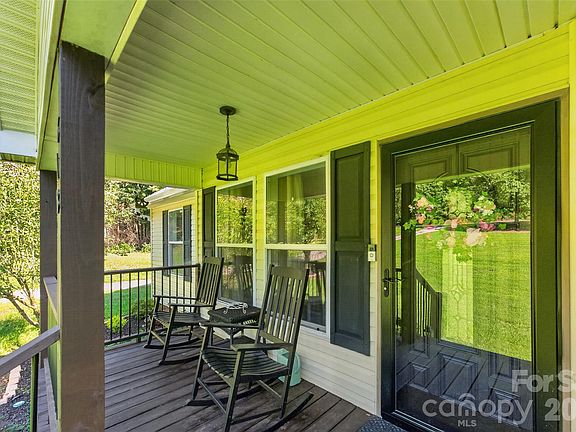 2nd image of 618 Indian Hill Rd