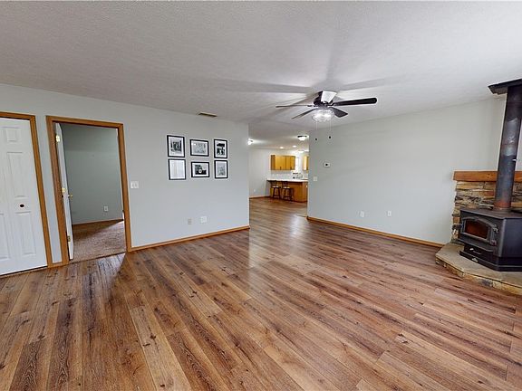 2nd image of 1552 Easton Ave