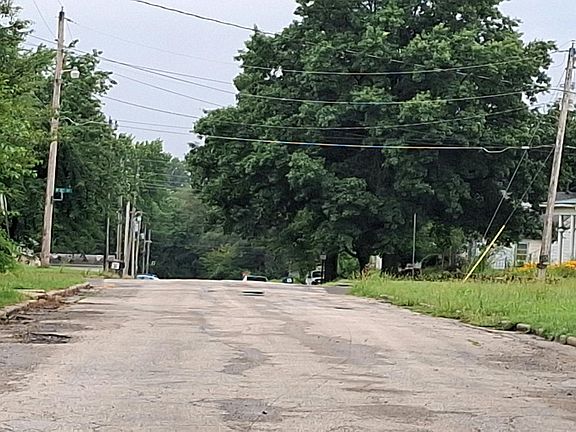 5th image of 1015 3rd Ave W