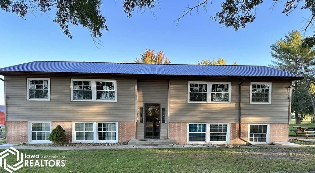 651 W Davis St, Davis City, IA 50065 Zillow