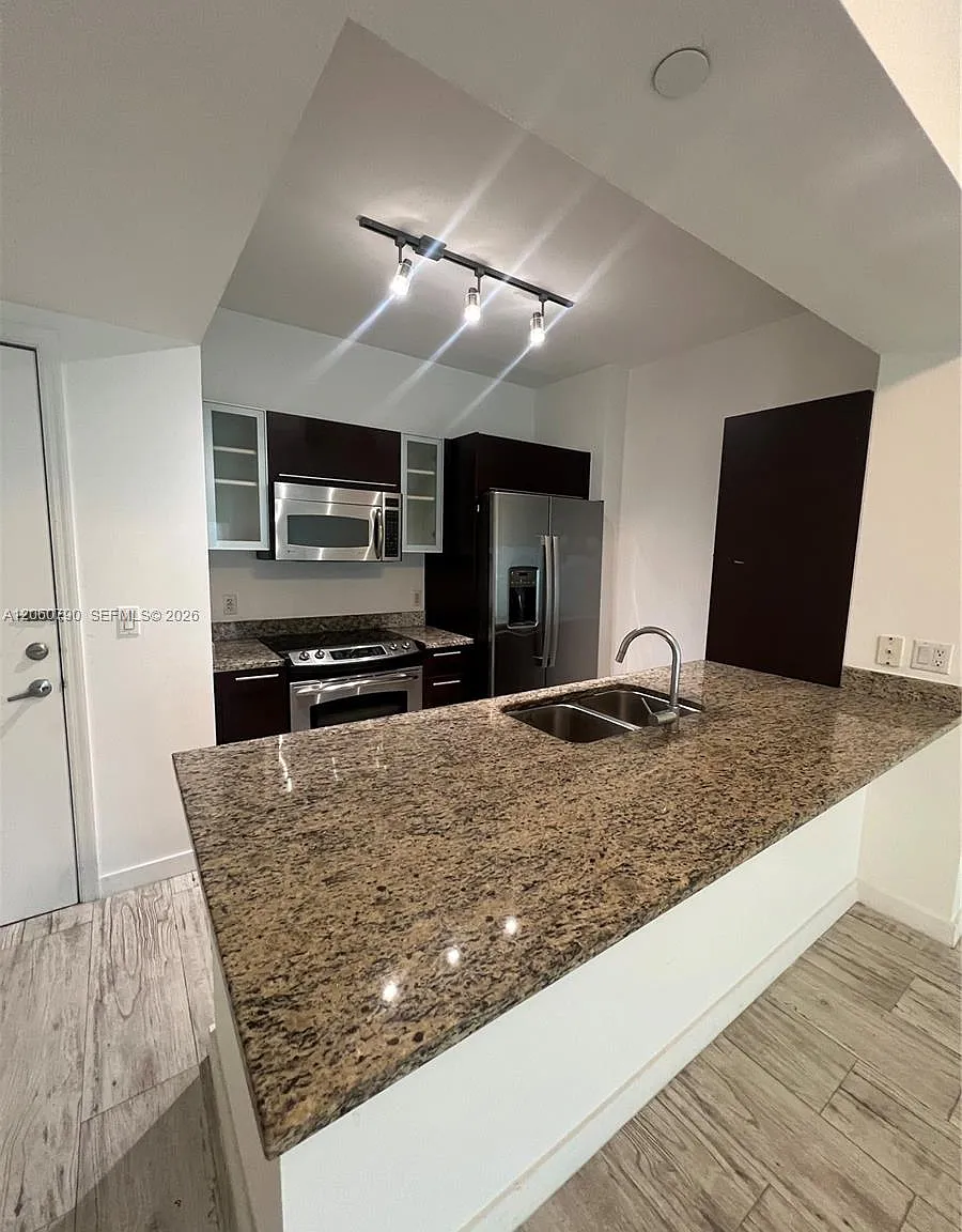 The Plaza 901 Brickell Co — Photo 3