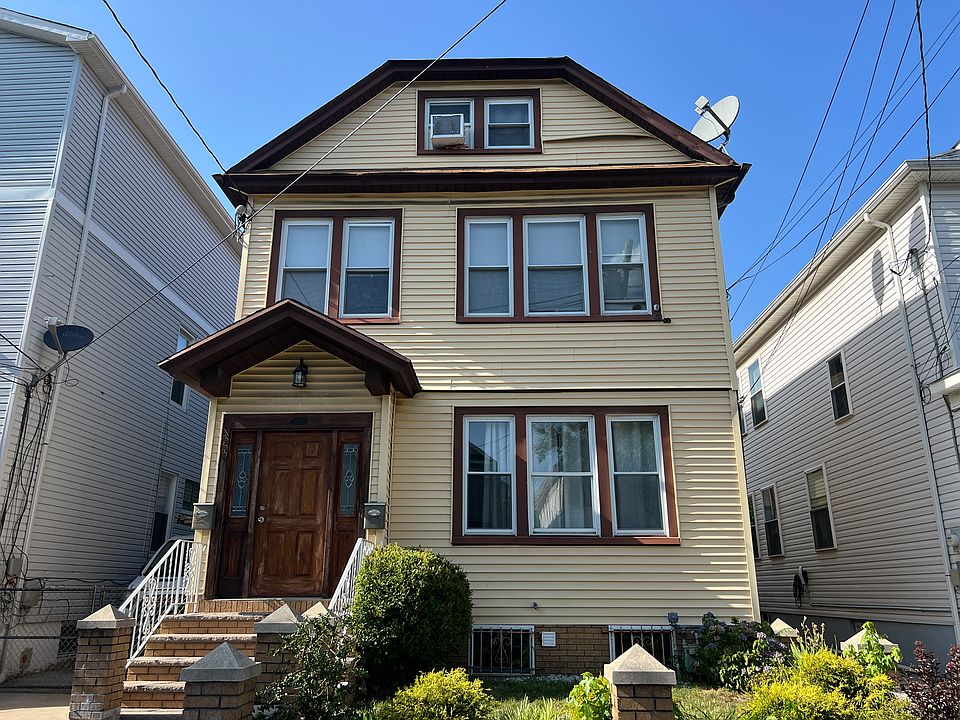 1st image of 1353 Alina St