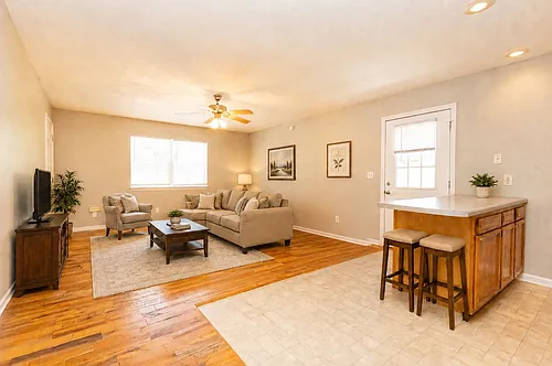 402 Hall St #A Photo 1 402 Hall St #A Photo 1