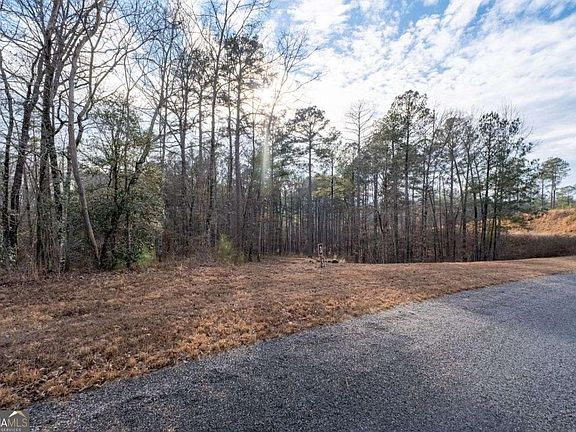 4th image of 0 Freestone St