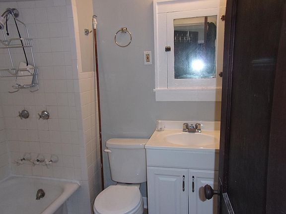 5th image of 250 11th Ave NE APT 22