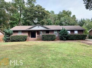 1320 Lakeshore Dr, Griffin, GA 30224