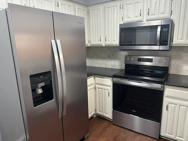 2 bed, 1356 sqft, $1,950 — Photo 2