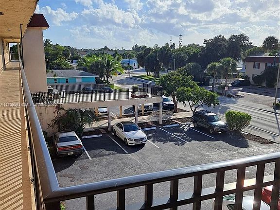 2nd image of 1410 S Federal Hwy APT 302