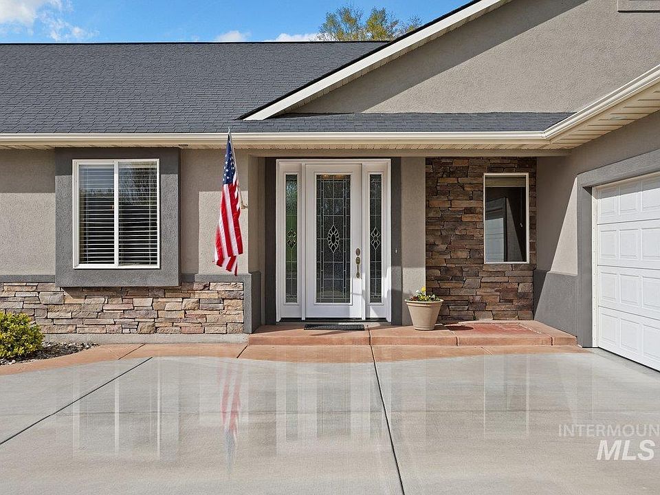 1st image of 1841 Canyon Park Ct