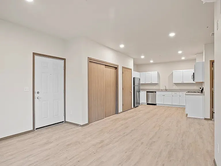 Cannon Apartments — Photo 10