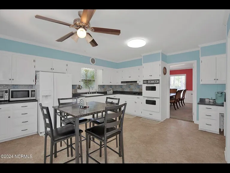 230 Summer Tree Ct #A — Photo 9
