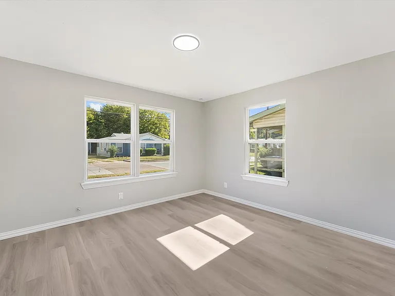 5329 Bourquin St — Photo 11