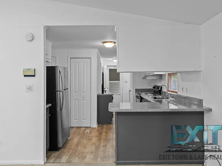 422 Tanglewood Dr — Photo 15