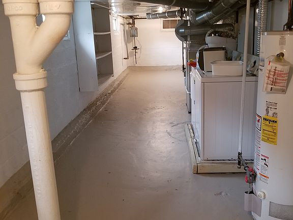 3rd image of 955 W 32nd St #2