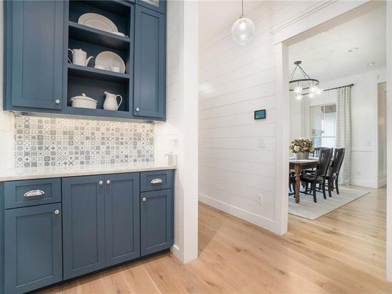 12504 Marxen Rd, Kansas City, KS 66109 | Zillow