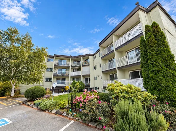3040 Pine St #204, North Cowichan, BC V0R 1K1