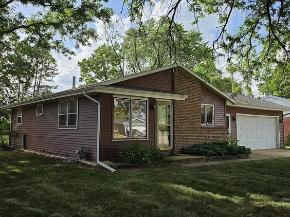 1844 Garden Dr, Janesville, WI 53546