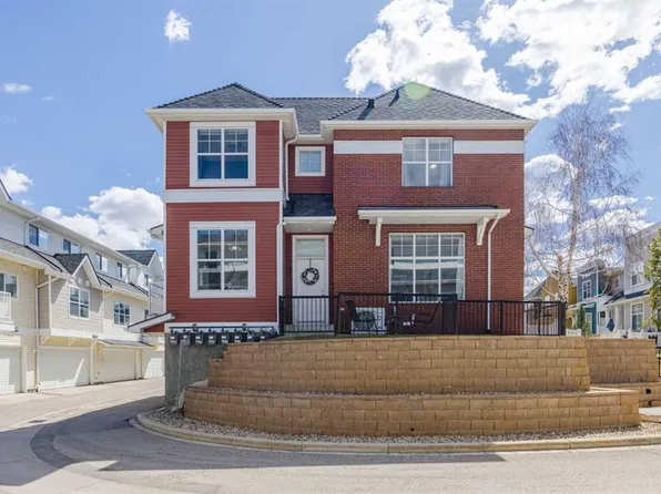 322 McKenzie Towne Line SE, Calgary, AB T2Z 4E8