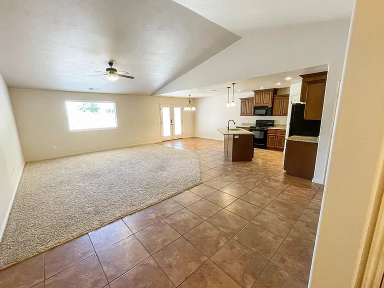 1228 W 200 N — Photo 5