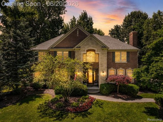 1306 Legacy Ct, Canton, MI 48187