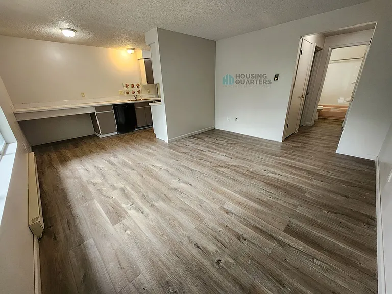 1810 N Addison St — Photo 2