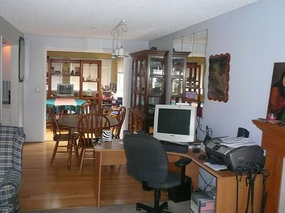 3rd image of 2928 204th St SW