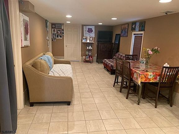 3rd image of 920 Central Ave APT 1