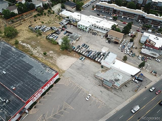 2nd image of 6801 Leetsdale Dr